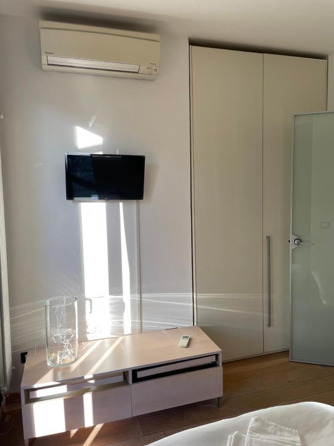 Accogliente Camera Singola Con Balcone A 500 Mt Dal Mare Marina Di Carrara Exterior foto