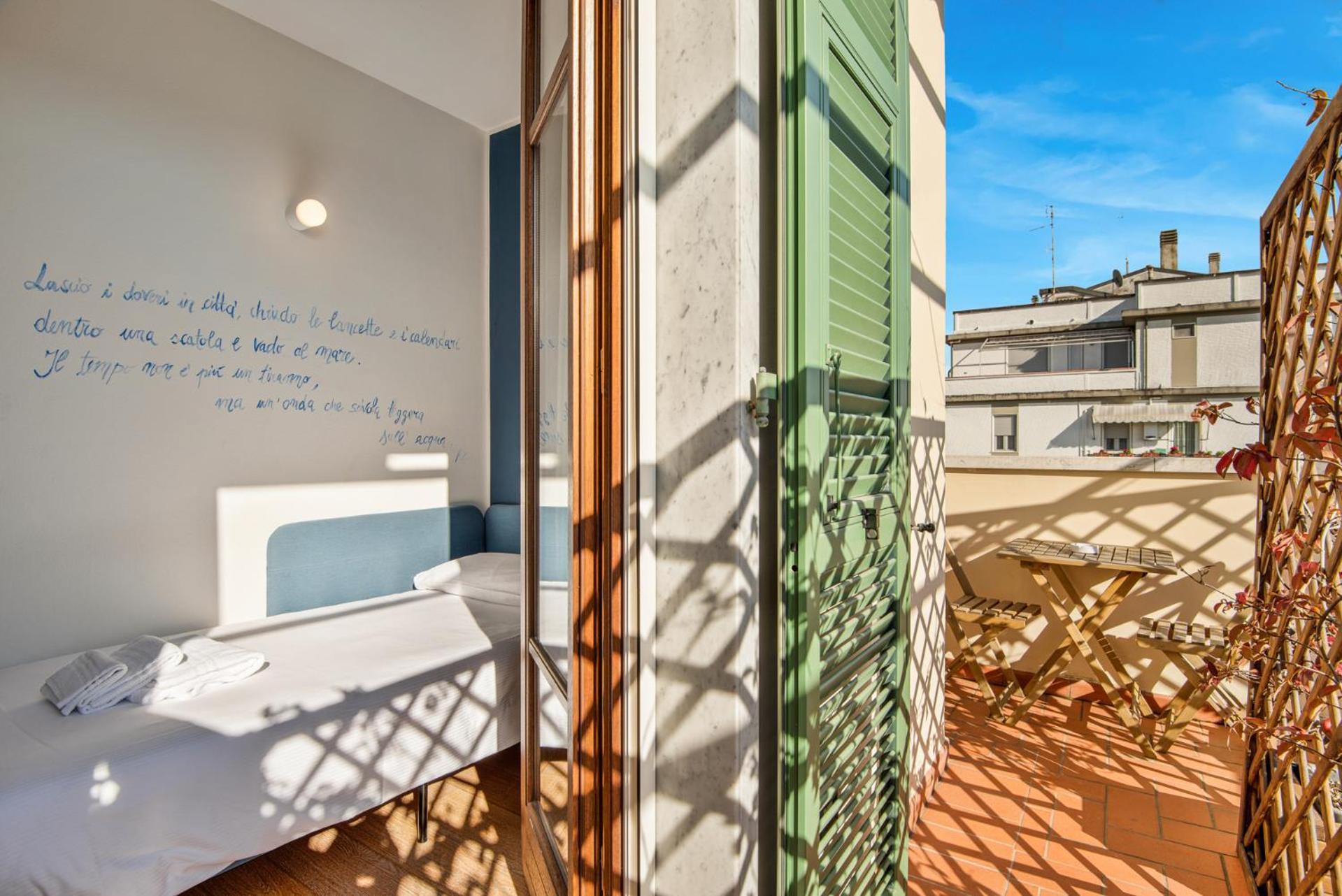 Accogliente Camera Singola Con Balcone A 500 Mt Dal Mare Marina Di Carrara Exterior foto
